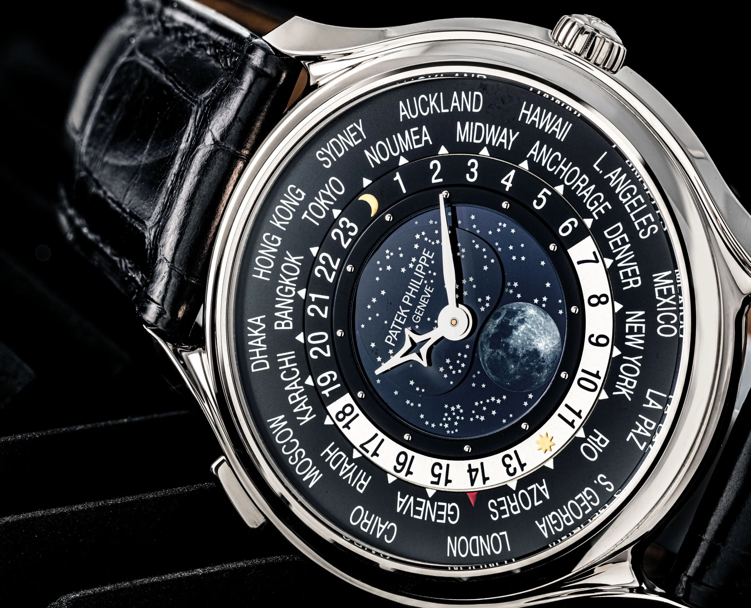 Patek Philippe World Time 5575G 40mm White gold Black