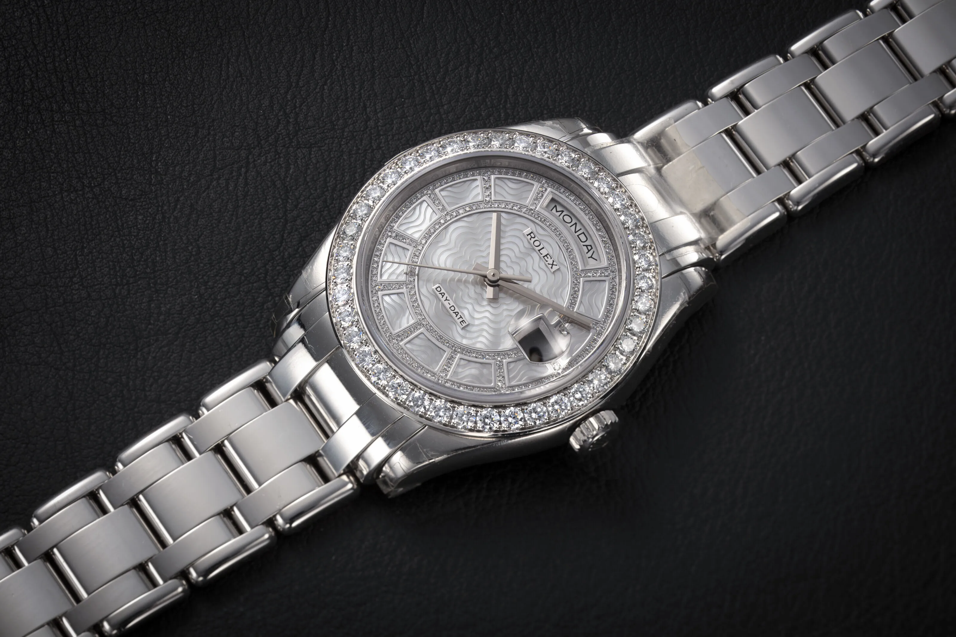 Rolex Day-Date 18946 40mm Platinum Pearl 1