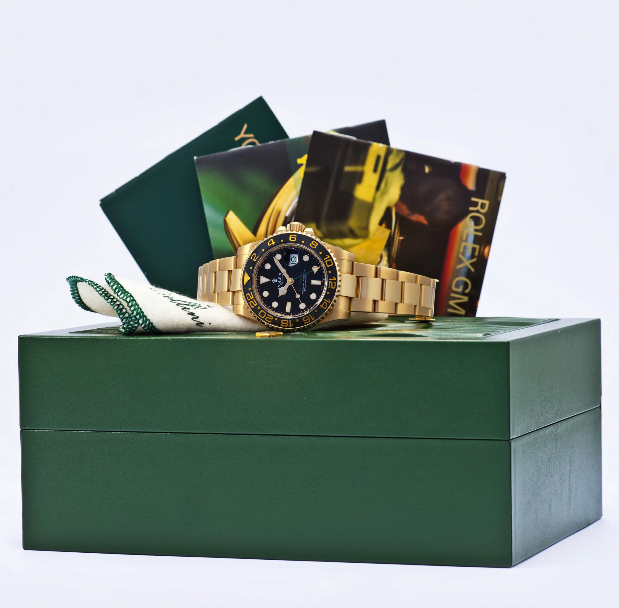 Rolex GMT-Master II 116718 40mm Yellow gold Black