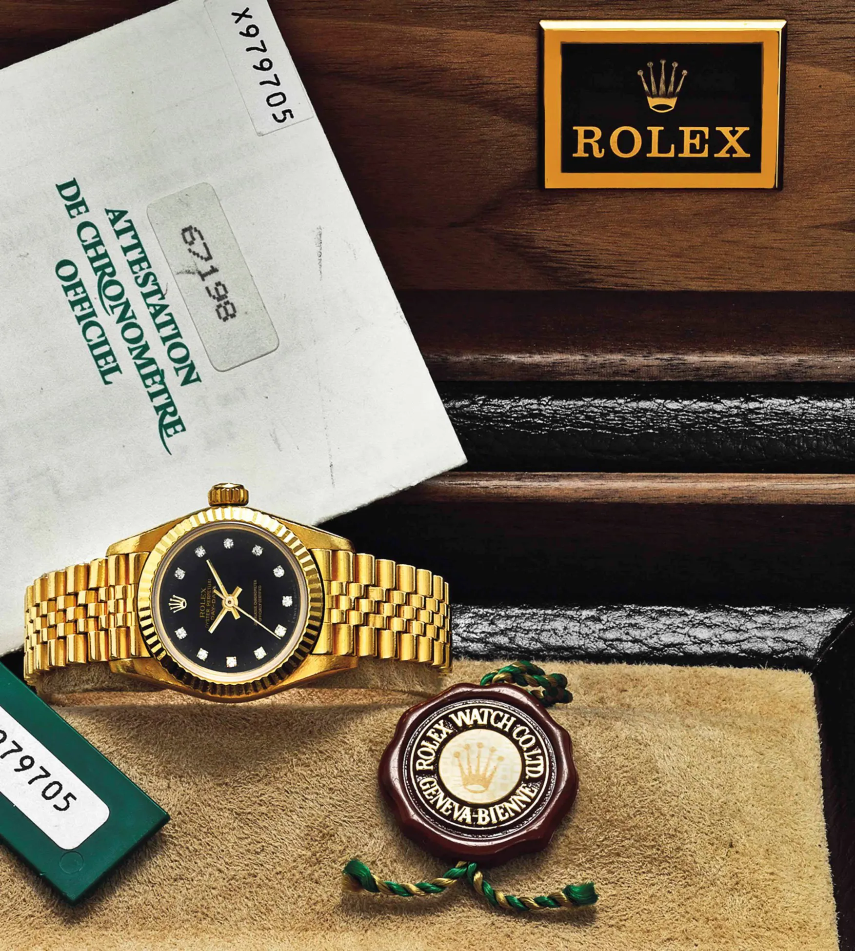 Rolex Oyster Perpetual 26 67198 24mm Yellow gold Black