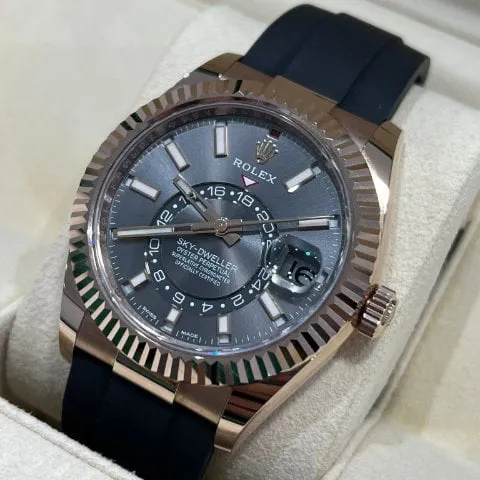 Rolex Sky-Dweller 326235 42mm Rose gold Grey