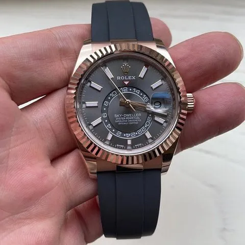 Rolex Sky-Dweller 326235 42mm Rose gold Grey