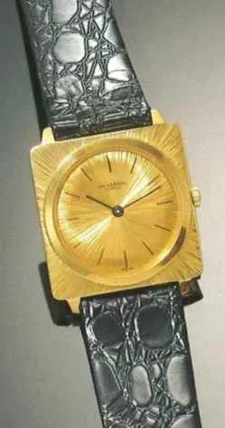 Universal Genève 28mm Yellow gold Champagne