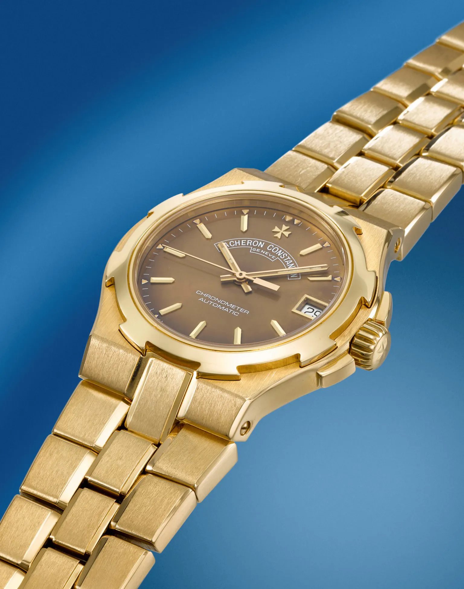 Vacheron Constantin Overseas 42050 35mm Yellow gold Tropical 1