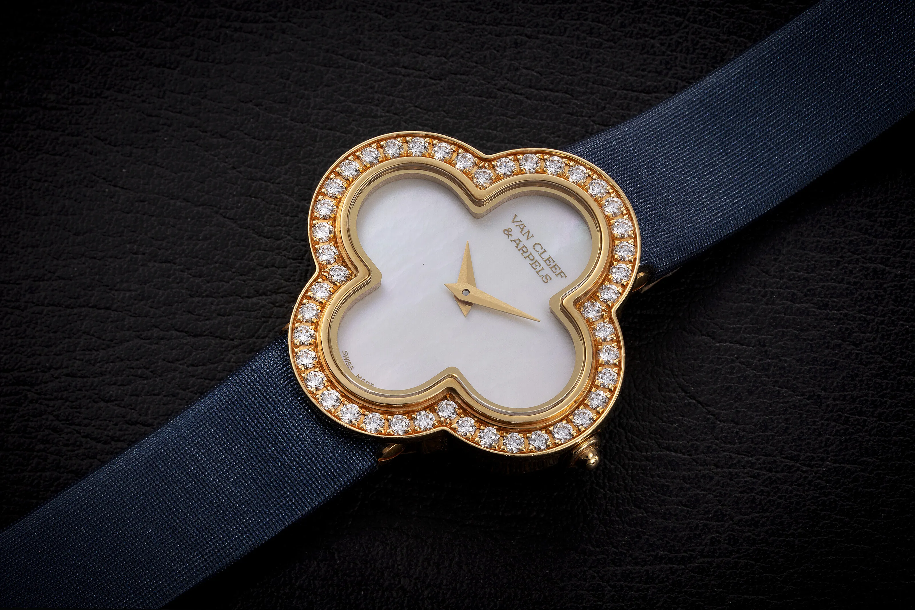 Van Cleef & Arpels Alhambra 27mm Diamond White