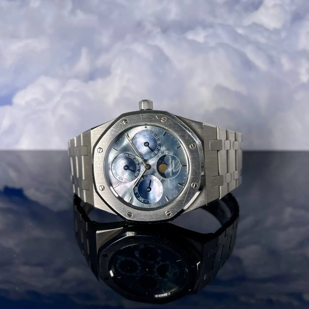 Audemars Piguet Royal Oak 25686PT 39mm Platinum Mother-of-pearl 1