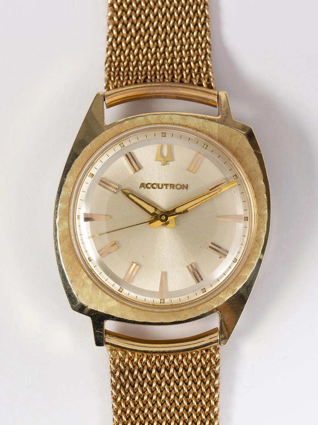 Bulova 214 Yellow gold Silver