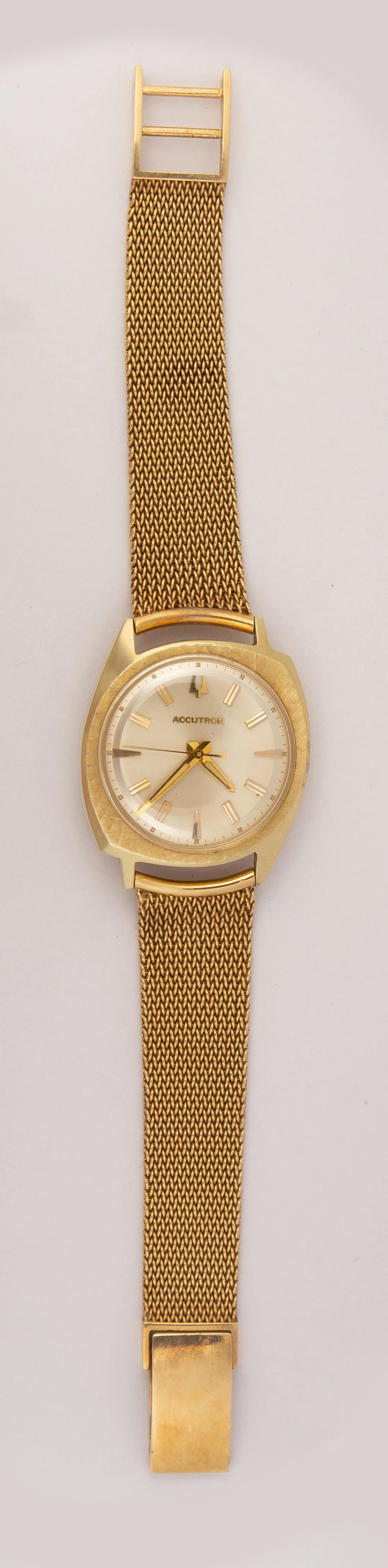 Bulova 214 Yellow gold Silver 3