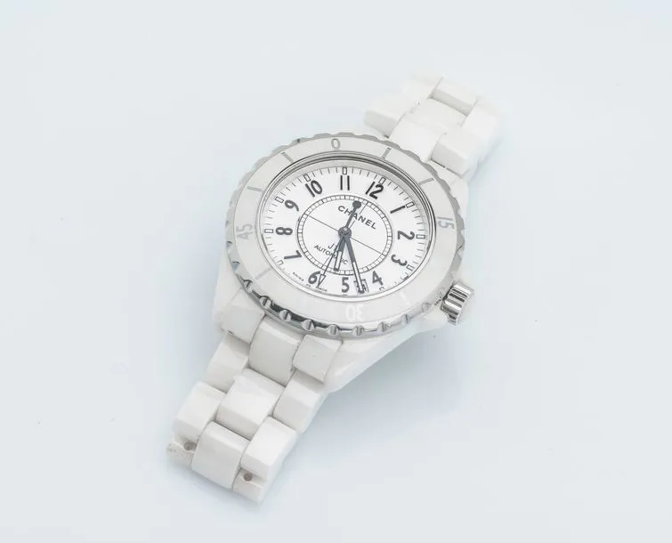 Chanel J12 H0970 38mm Ceramic and Stainless steel White 1