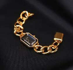 Chanel Yellow gold Black