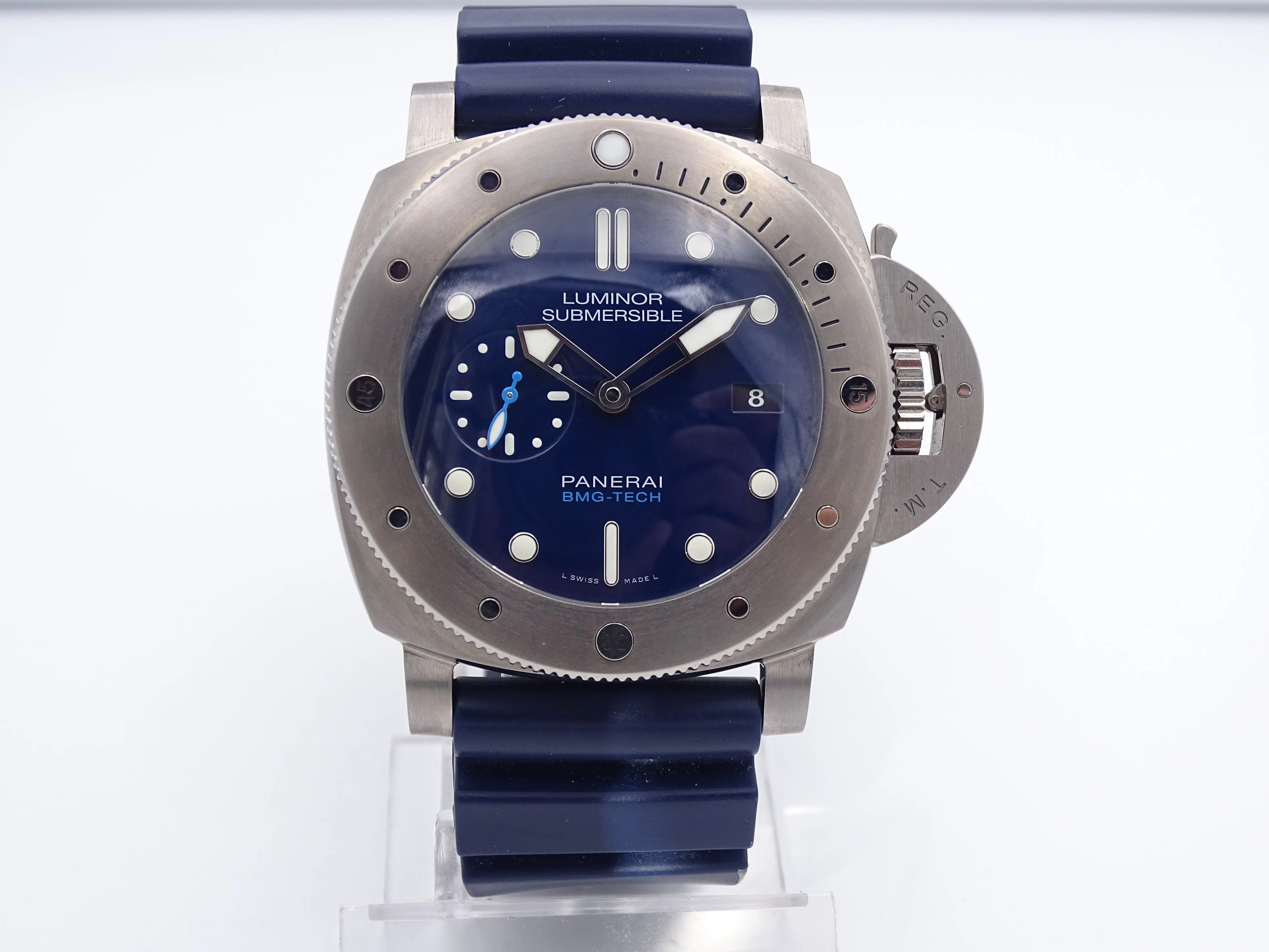 Panerai Submersible PAM 00692 47mm Titanium Blue 3