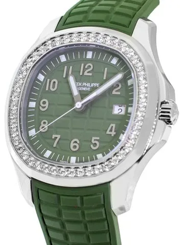 Patek Philippe Aquanaut 5267/200A-011 39mm Stainless steel Green