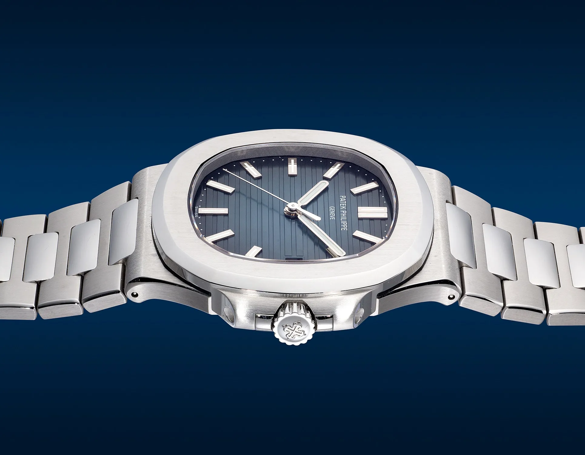 Patek Philippe Nautilus 5711/1A-010 40mm Stainless steel Blue 2