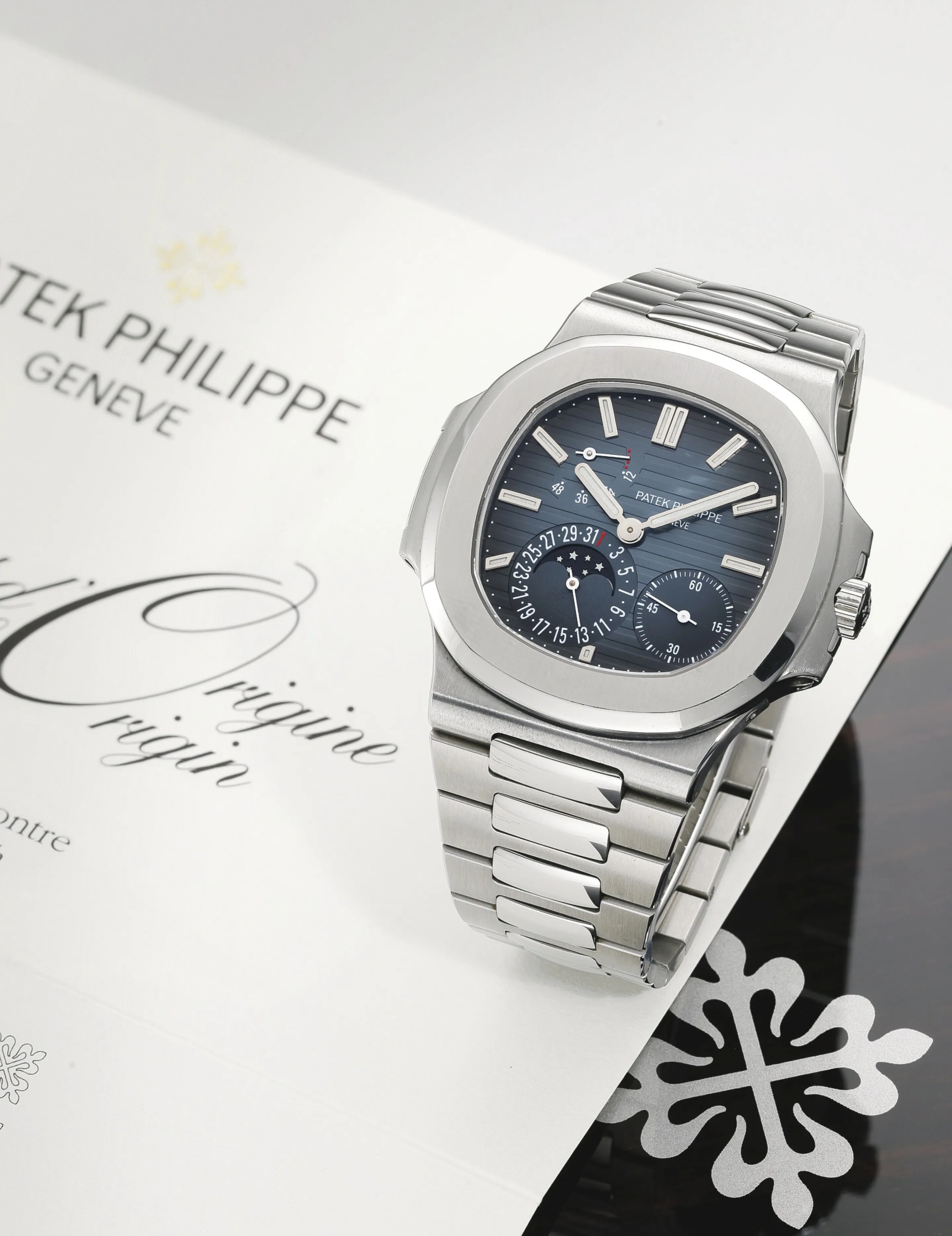 Patek Philippe Nautilus 5712/1A 43mm Stainless steel Gray