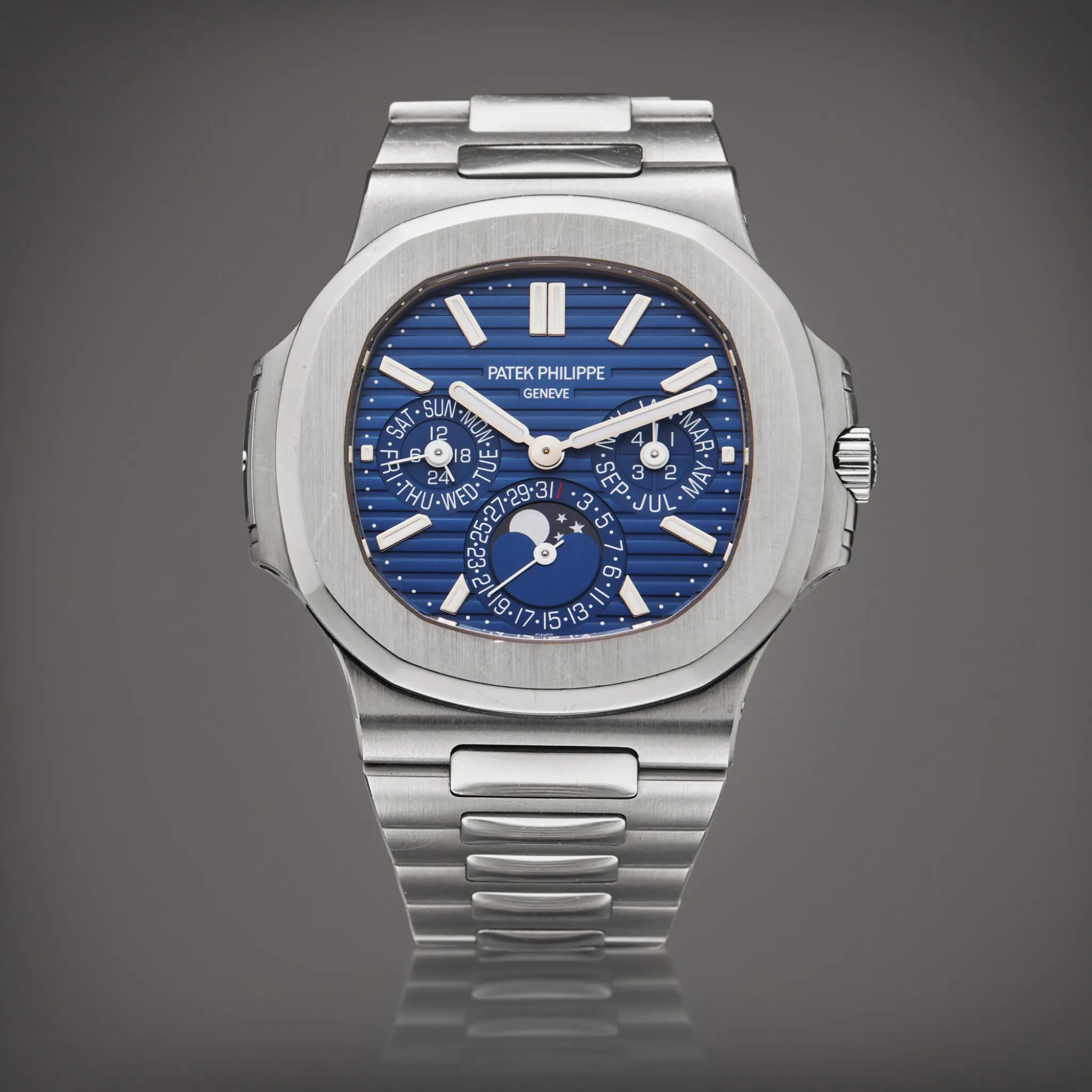 Patek Philippe Nautilus 5740/1G-001 40mm White gold Blue 2