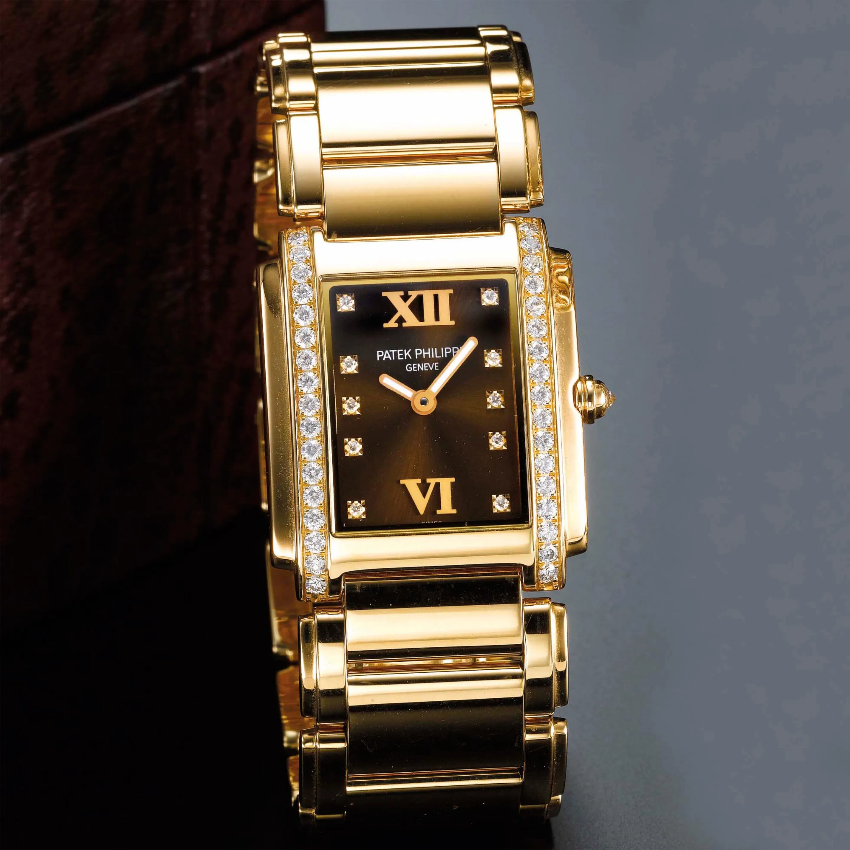 Patek Philippe Twenty~4 4910 11 30mm Rose gold Black