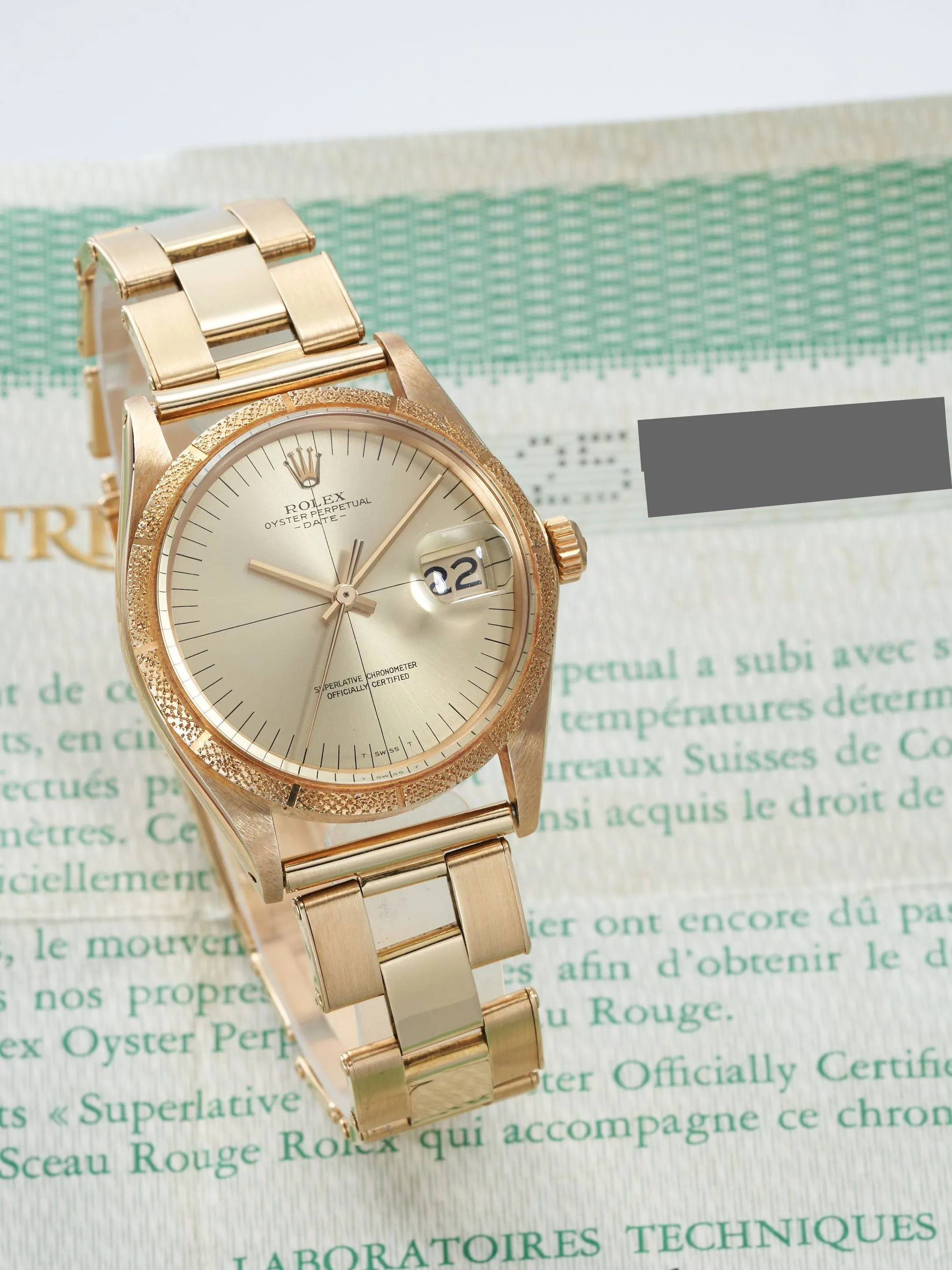 Rolex Oyster Perpetual Date 1510 34.5mm Yellow gold Champagne