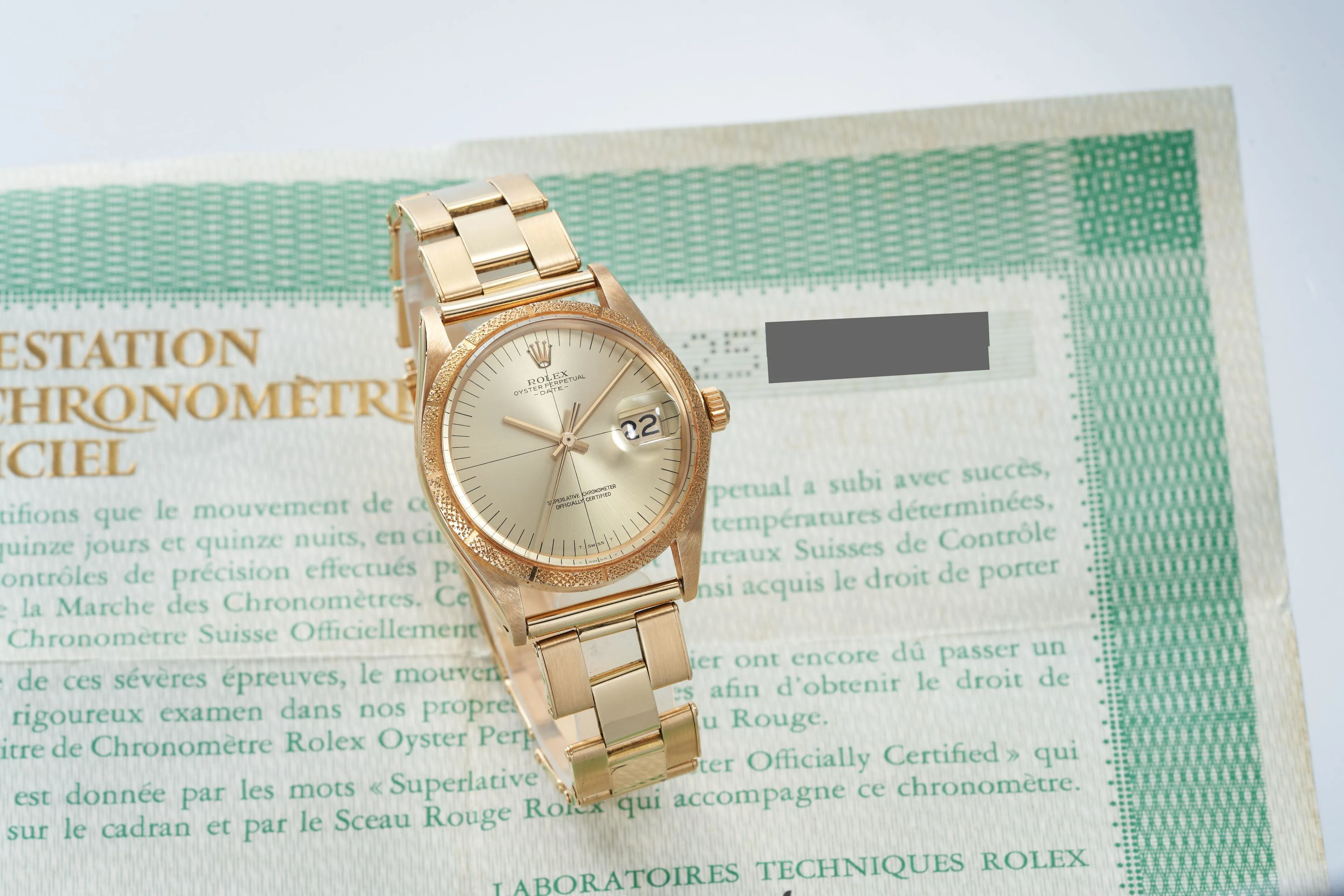 Rolex Oyster Perpetual Date 1510 34.5mm Yellow gold Champagne 1