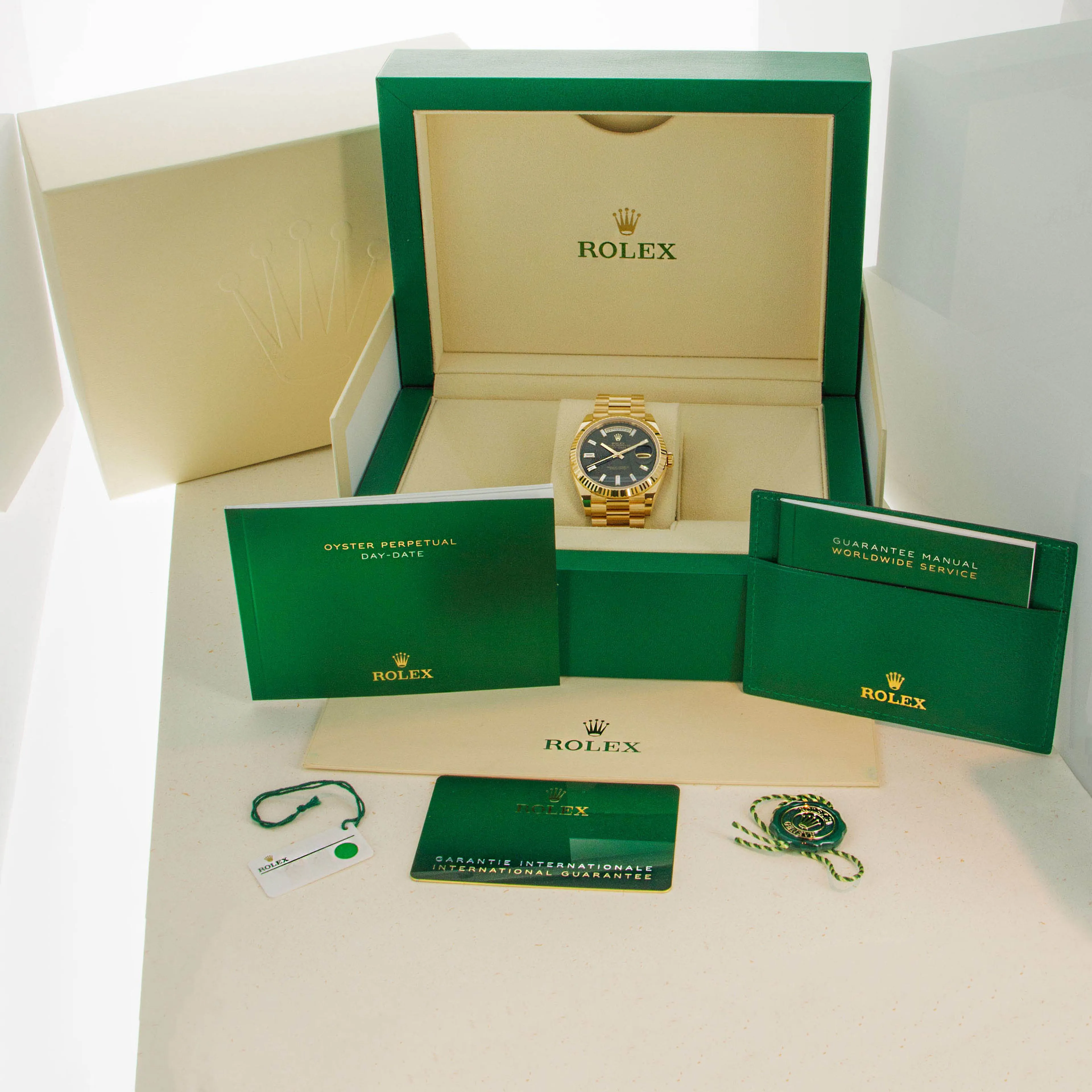 Rolex Day-Date 40 228238 40mm Yellow gold Black 12