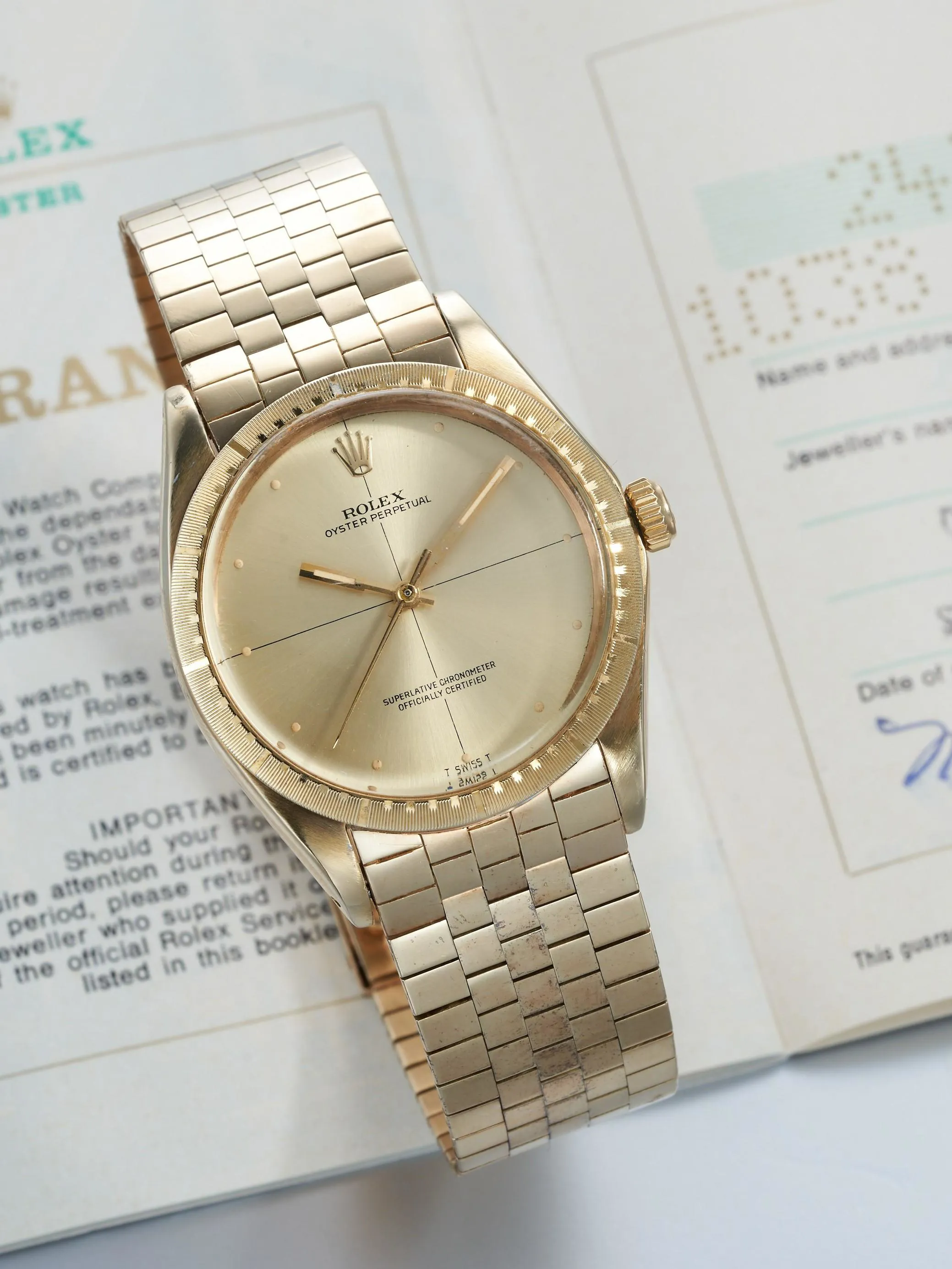 Rolex Oyster Perpetual 34 1038 34mm Yellow gold Champagne