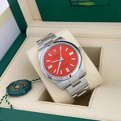 Rolex Oyster Perpetual 41 124300 41mm Steel Red