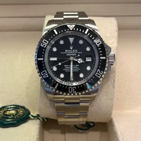 Rolex Sea-Dweller Deepsea 136660 44mm Stainless steel Black