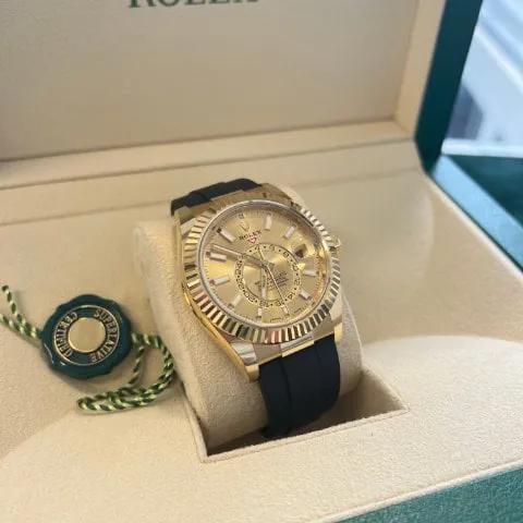 Rolex Sky-Dweller 326238 42mm Yellow gold Champagne