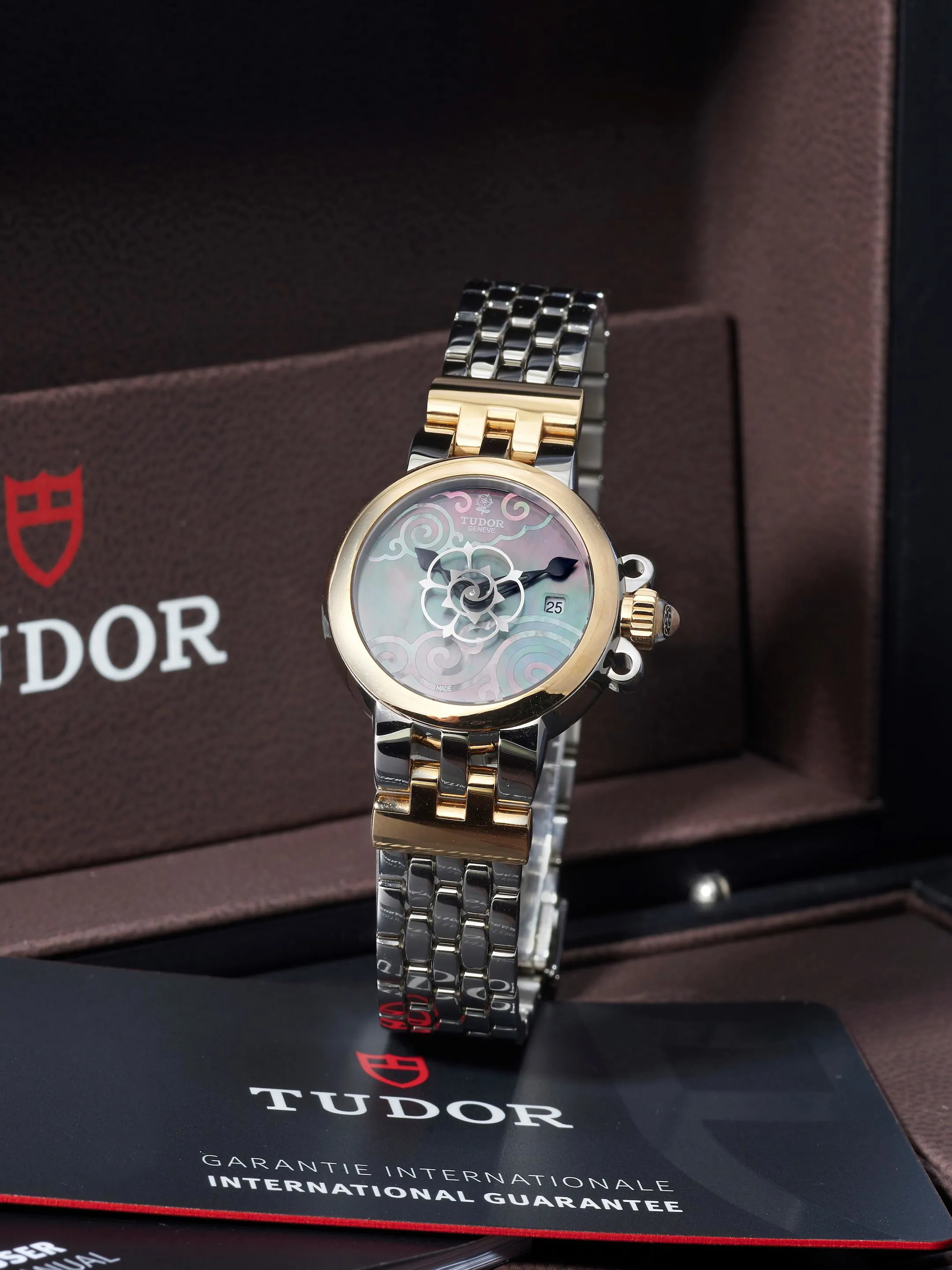 Tudor Clair de Rose 35101 26mm Yellow gold and Stainless steel Mother-of-pearl