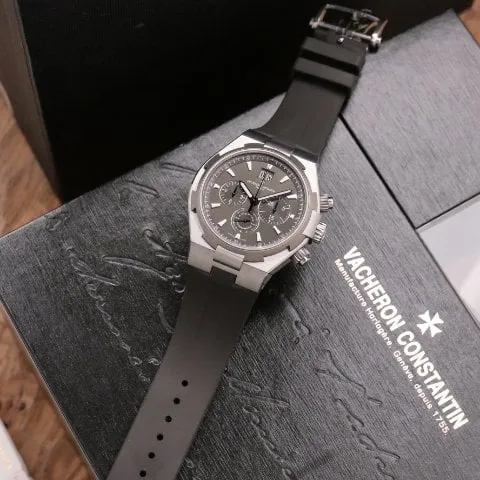 Vacheron Constantin Overseas Chronograph 49150/000W-9501 42mm Stainless steel Gray