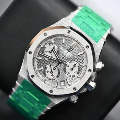 Audemars Piguet Royal Oak 26239BC.GG.1224BC.01 41mm White gold Silver