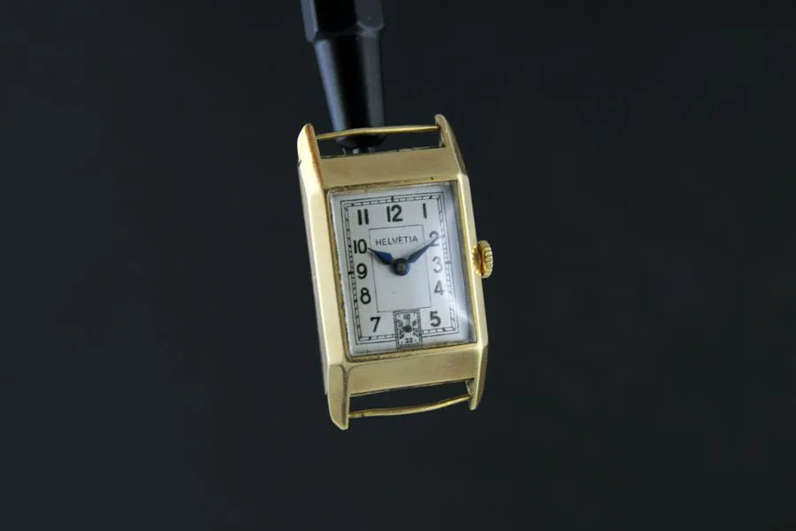 Helvetia 40mm Yellow gold Cream