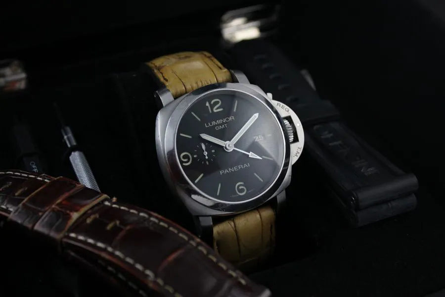 Panerai Luminor PAM 00320 44mm Stainless steel Black