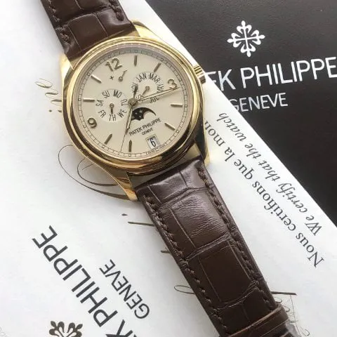 Patek Philippe Annual Calendar 5146J-001 39mm Yellow gold Beige