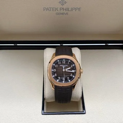 Patek Philippe Aquanaut 5167R 40mm Rose gold Brown