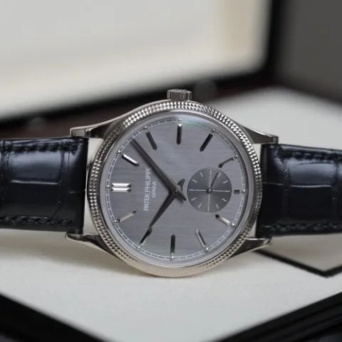 Patek Philippe Calatrava 6119G-001 39mm White gold Gray