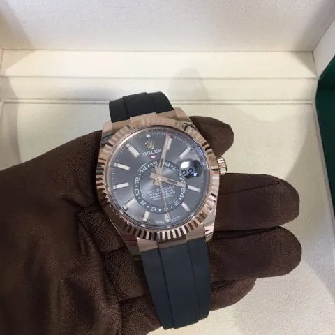 Rolex Sky-Dweller 326238 42mm Rose gold Black