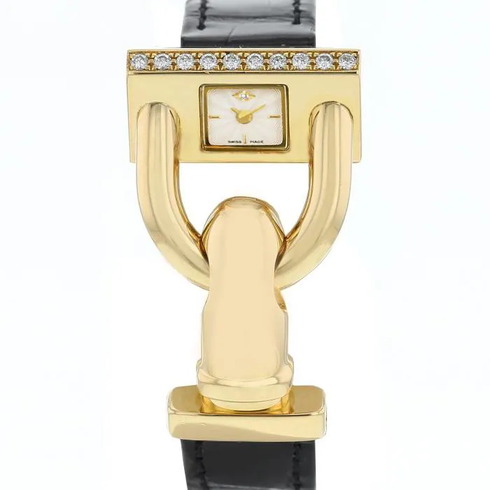 Van Cleef & Arpels Cadenas Yellow gold Beige