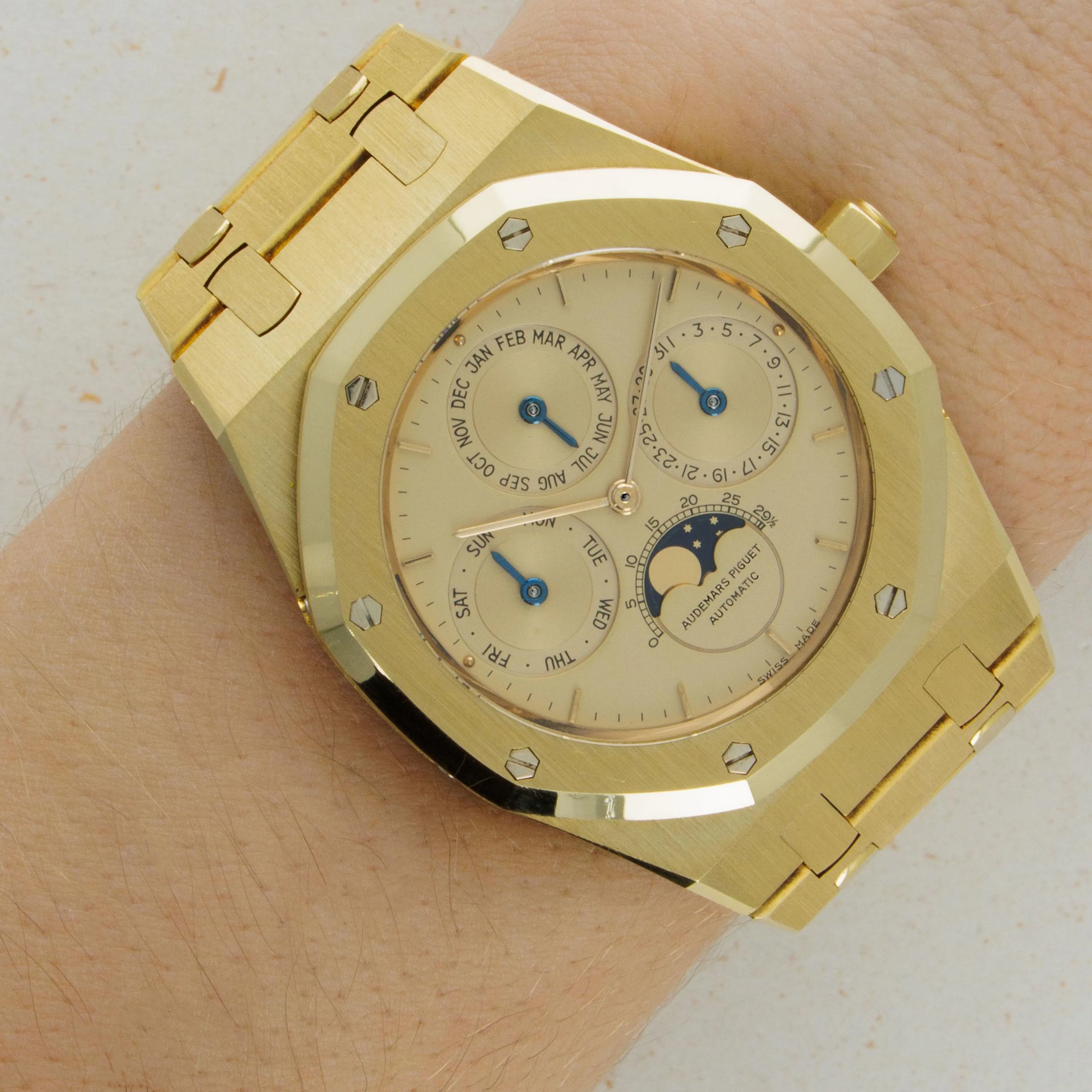 Audemars Piguet Royal Oak 25654BA 39mm Yellow gold Champagne 12