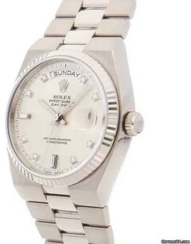 Rolex Day-Date Oysterquartz 19019 36mm White gold Silver