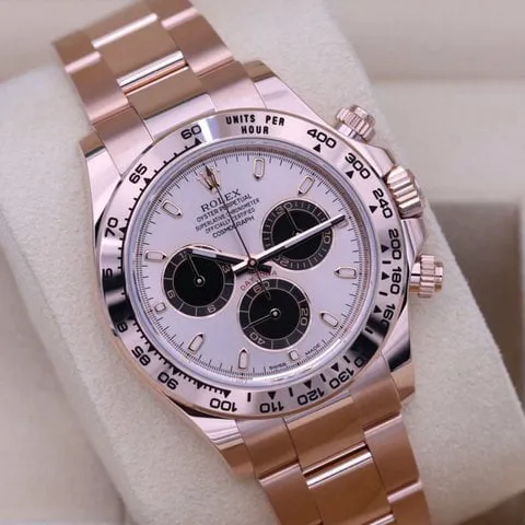 Rolex Daytona 116505 40mm Rose gold Pink