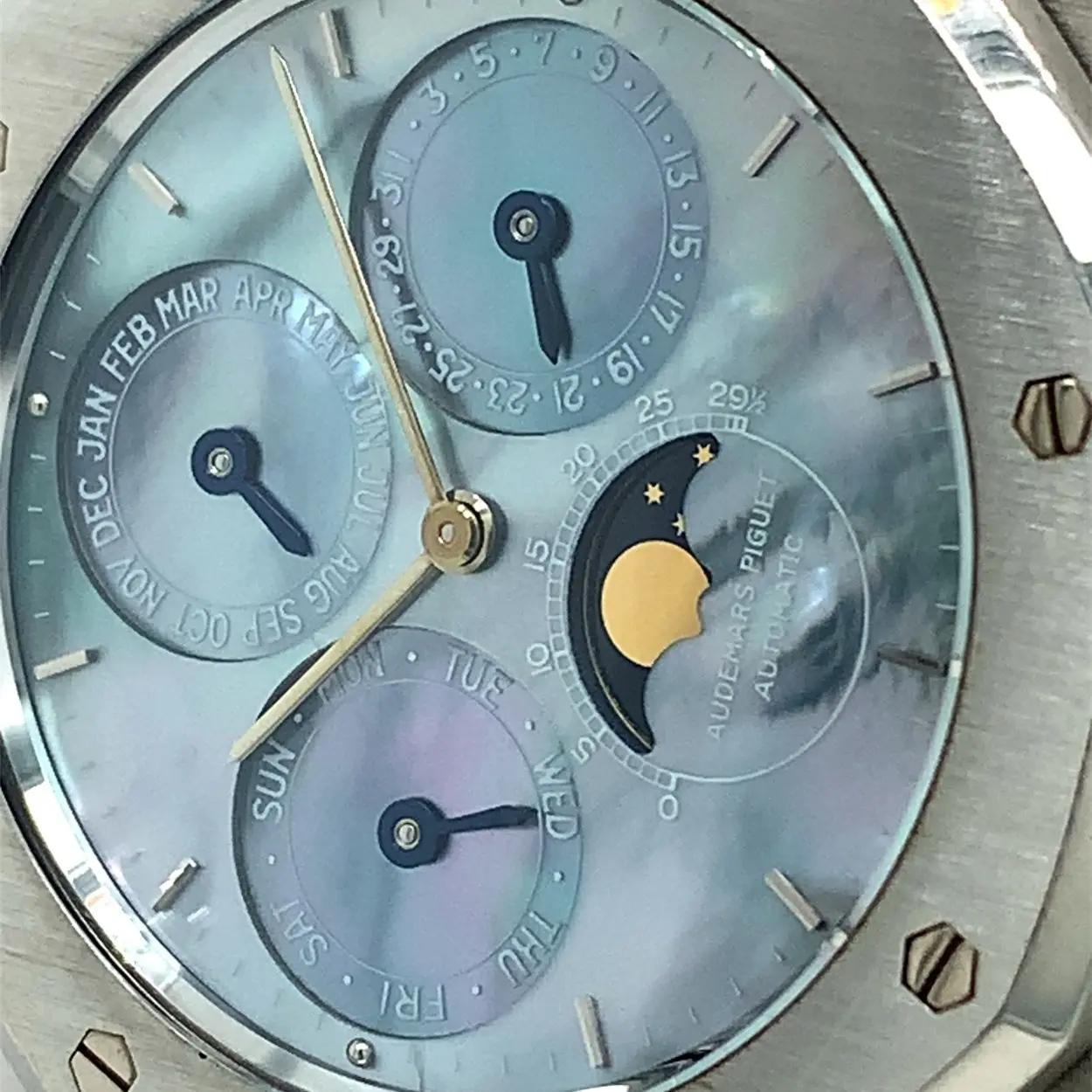 Audemars Piguet Royal Oak 25686PT 39mm Platinum Mother-of-pearl 8