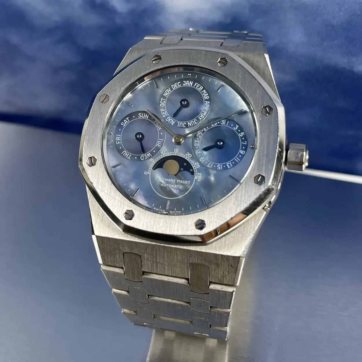 Audemars Piguet Royal Oak 25686PT 39mm Platinum Mother-of-pearl 24