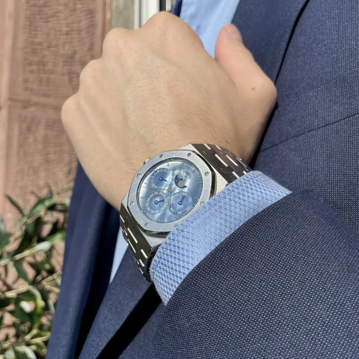 Audemars Piguet Royal Oak 25686PT 39mm Platinum Mother-of-pearl 26