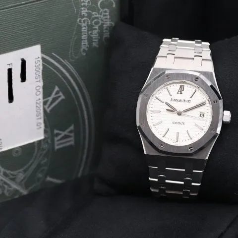 Audemars Piguet Royal Oak 15300ST.OO.1220ST.01 39mm Stainless steel Silver