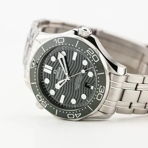 Omega Seamaster Diver 300M 210.30.42.20.10.001 42mm Steel Green