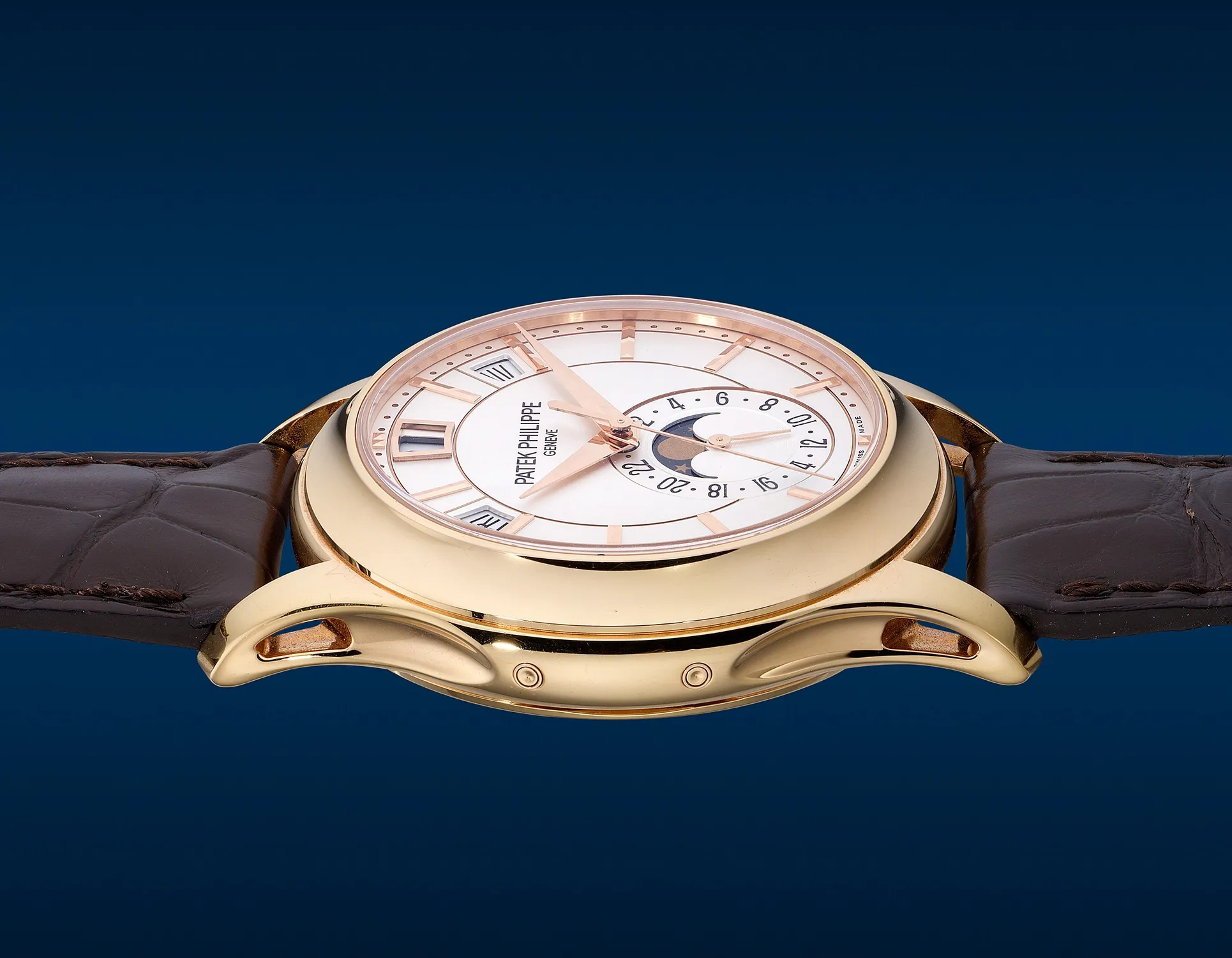 Patek Philippe Annual Calendar 5205R-001 40mm Rose gold White 4