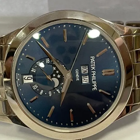 Patek Philippe Annual Calendar 5396/1G-001 38mm White gold Blue