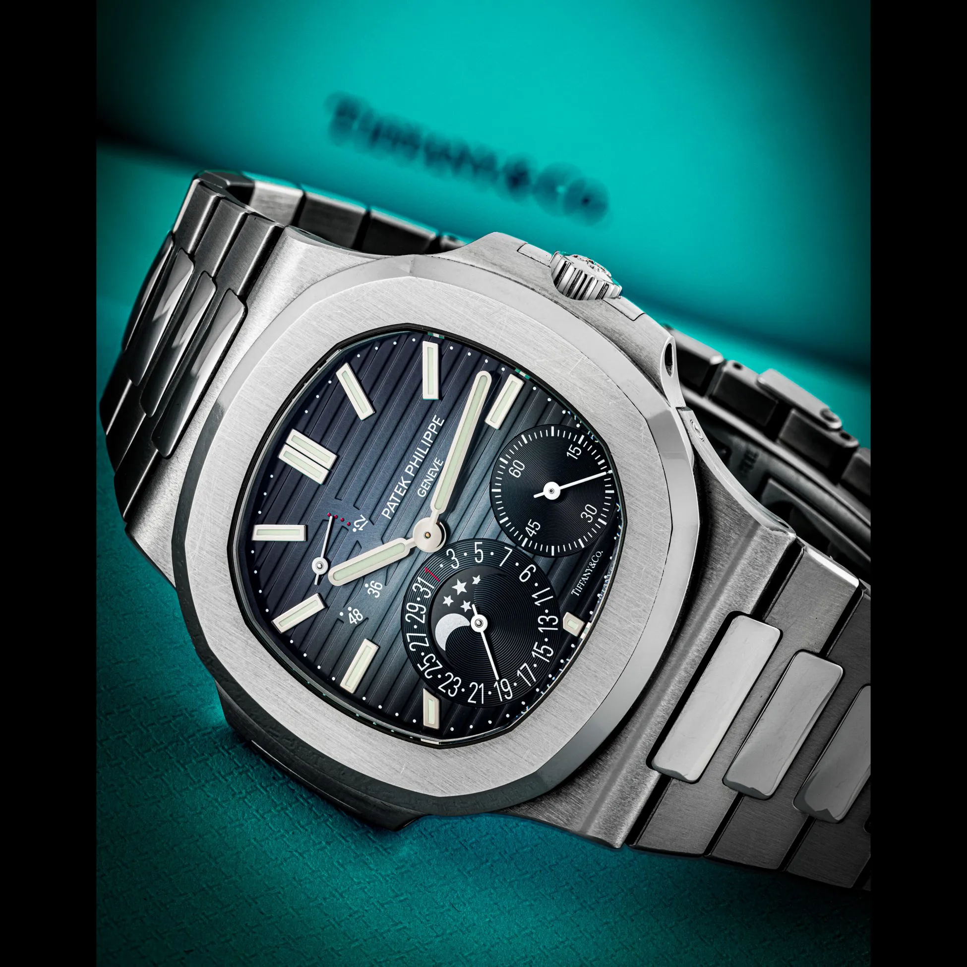 Patek Philippe Nautilus 5712/1A 42.5mm Stainless steel Blue