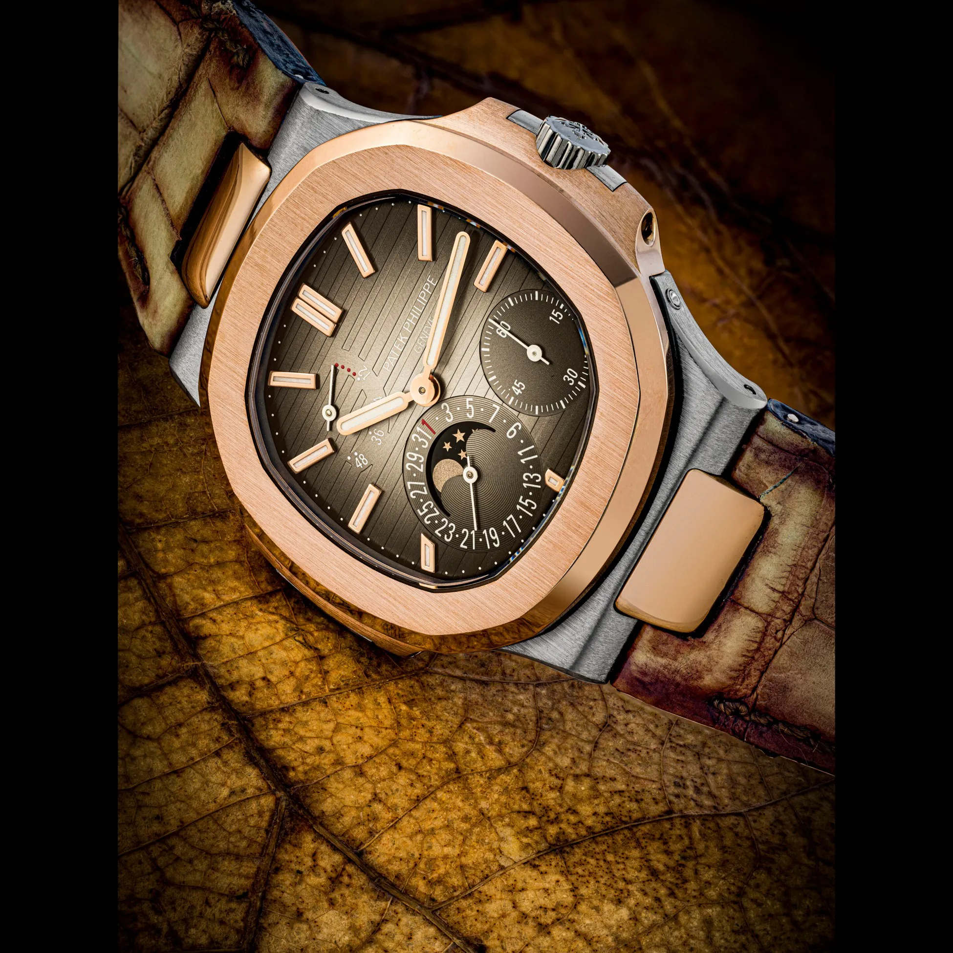 Patek Philippe Nautilus 5712GR 42.5mm Rose gold Grey