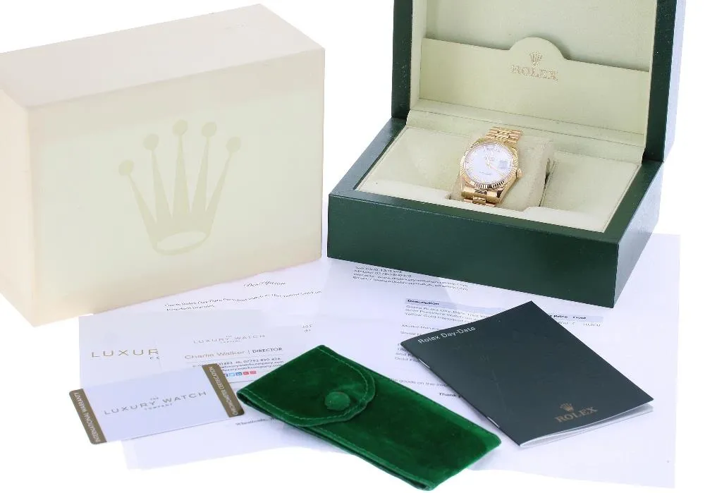 Rolex Day-Date 36 118238 36mm Yellow gold White